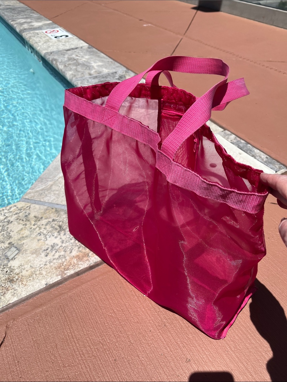 Pink Mesh Tote Bag – Lightweight Beach & Pool Carryall Barbie Pink - Picture 3 of 6